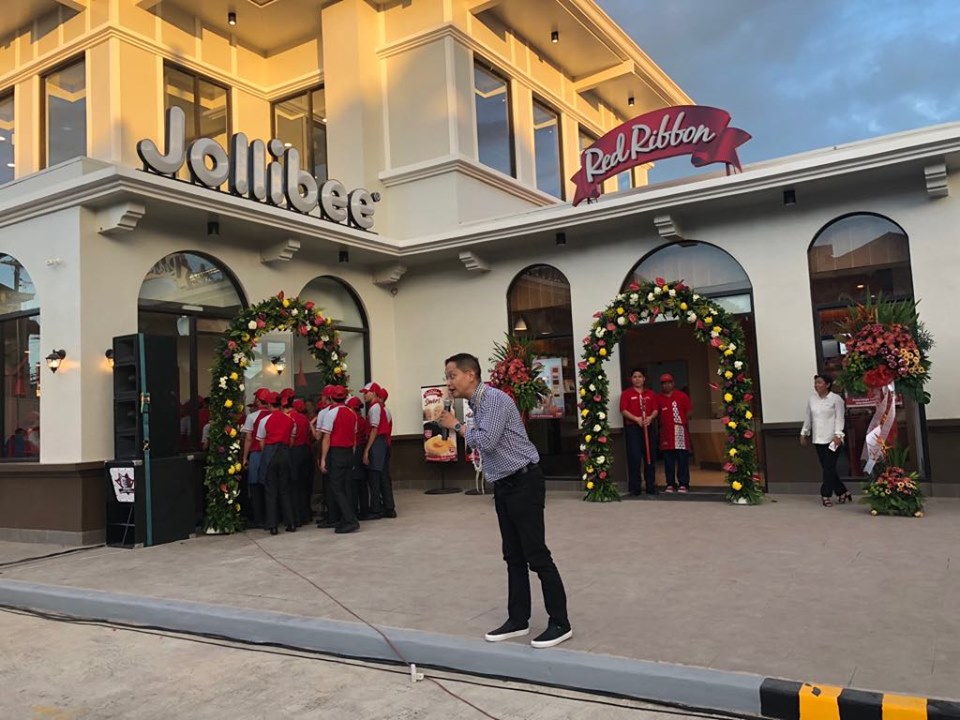 Cong. Kiko Benitez Welcomes Jollibee, Red Ribbon In Silay City