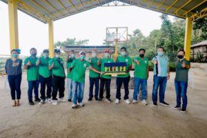 Cong. Kiko Turns Over Barangay Hall, Covered Court In Canlandog