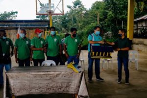 Cong. Kiko Turns Over Barangay Hall, Covered Court In Canlandog