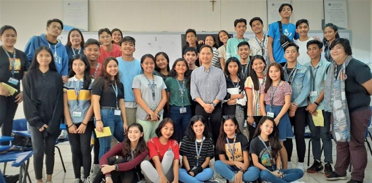 Cong Kiko Joins La Consolacion-Bacolod Grade 11 Class