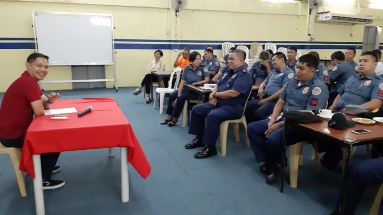 Cong. Kiko Benitez Met With Victorias PNP; Turned Over 5 Bullet Proof Vests