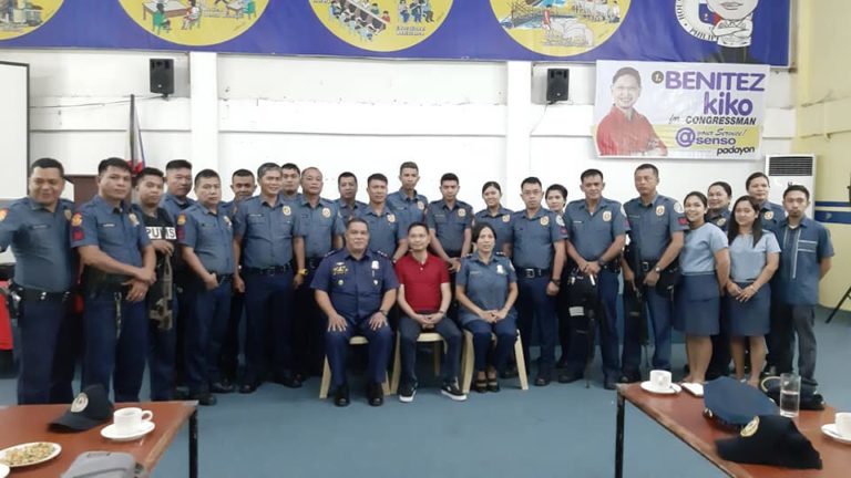 Cong. Kiko Benitez Met With Victorias PNP; Turned Over 5 Bullet Proof Vests