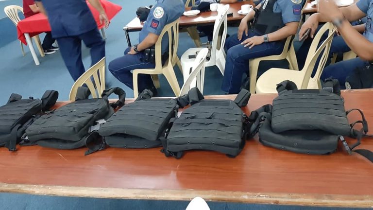 Cong. Kiko Benitez Met With Victorias PNP; Turned Over 5 Bullet Proof Vests