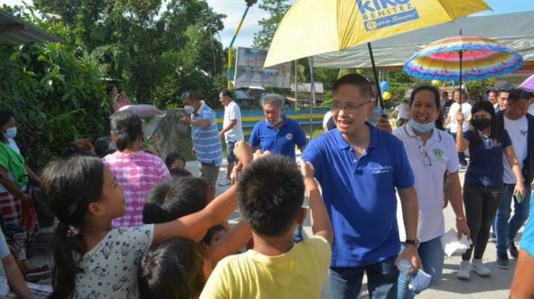 Cong. Kiko Benitez leads inauguration of concrete foot bridge, riprapping of creek in Barangay 2, Silay