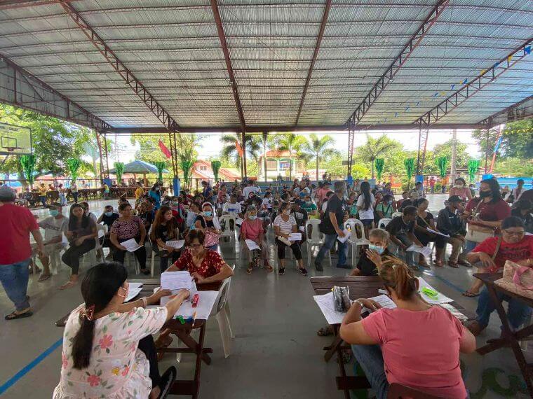 Congressman Kiko Benitez Facilitates Turn-Over of AICS Assistance to Silay Beneficiaries