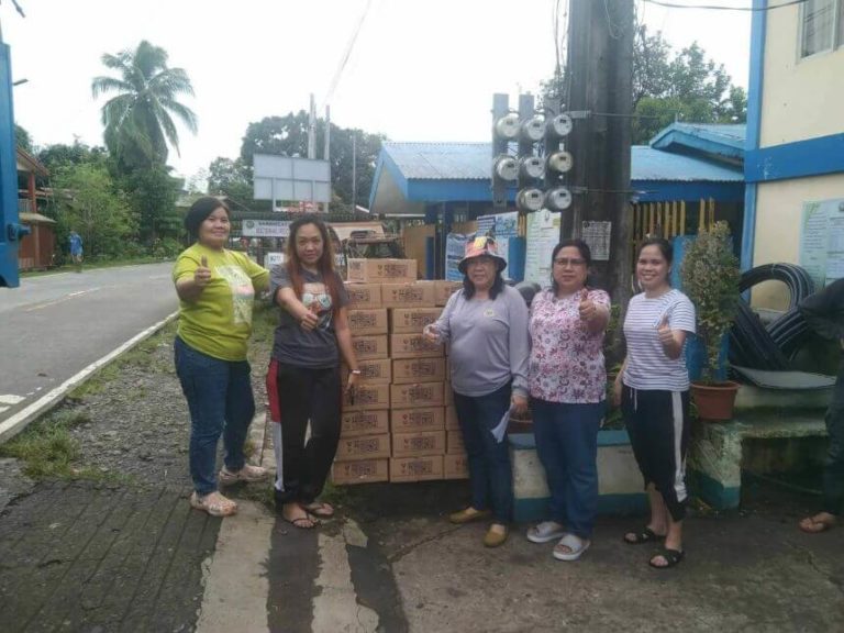 DSWD, Office of Congressman Kiko Benitez Distribute Food Packs to Murciahanon Affected by Typhon Egay