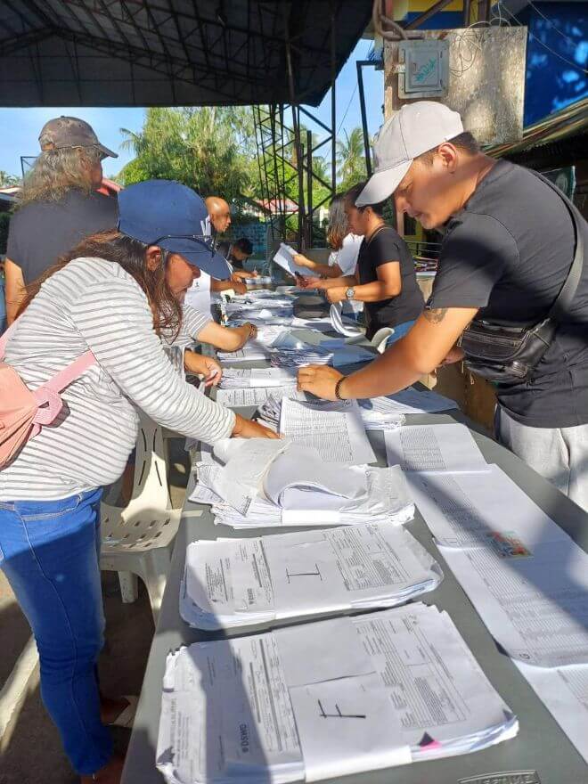 1000 beneficiaries in Talisay City received aid from the DSWD SWAD AICS