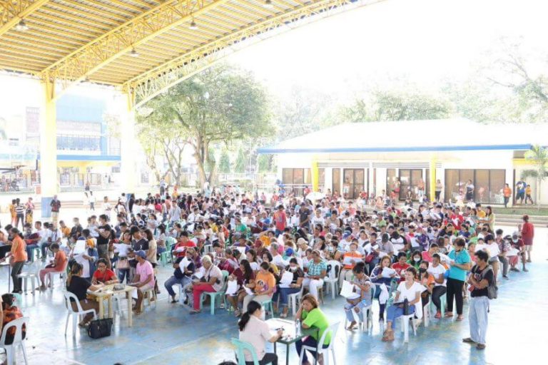 1000 beneficiaries in Talisay City received aid from the DSWD SWAD AICS