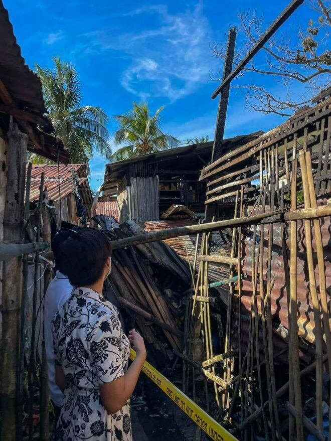 Metro3rd District team donated food, water, and clothes to families affected by fire incident in Barangay 3, Silay City