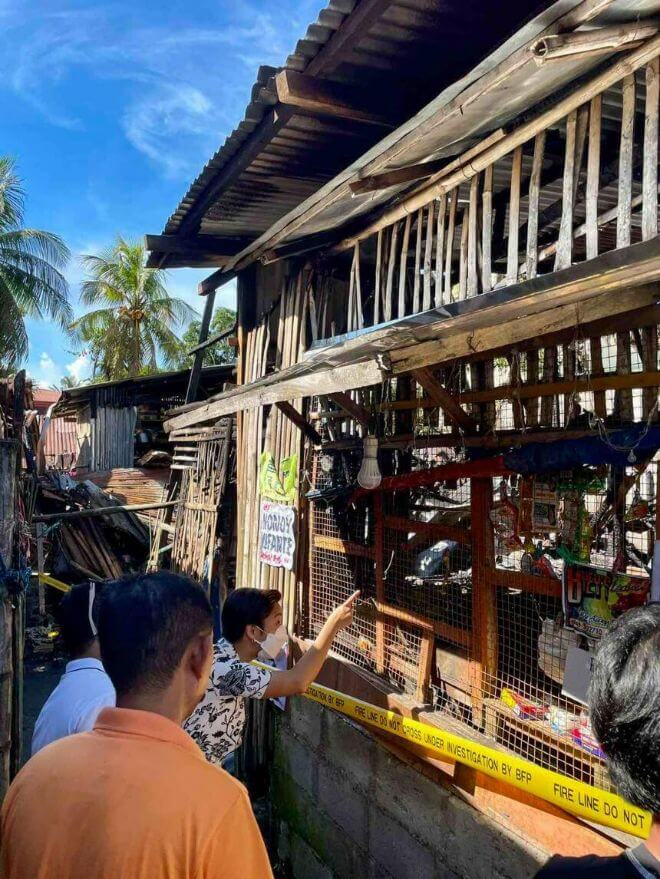 Metro3rd District team donated food, water, and clothes to families affected by fire incident in Barangay 3, Silay City