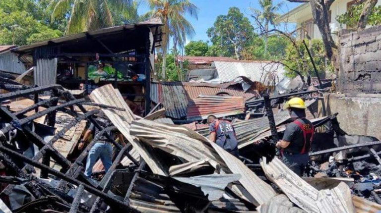 Metro3rd District team donated food, water, and clothes to families affected by fire incident in Barangay 3, Silay City