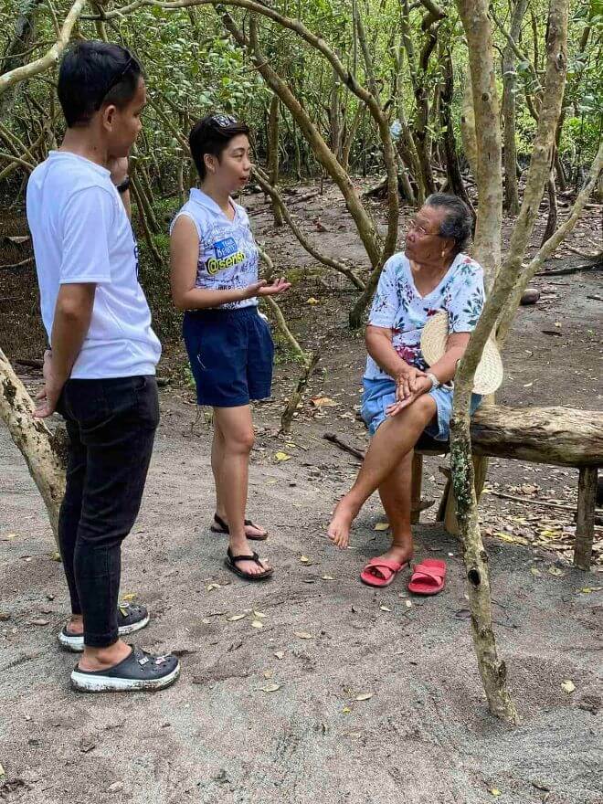 Metro Third District Office staff Joins Mangrove Planting