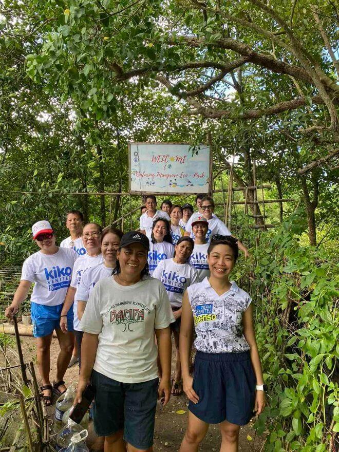 Metro Third District Office staff Joins Mangrove Planting