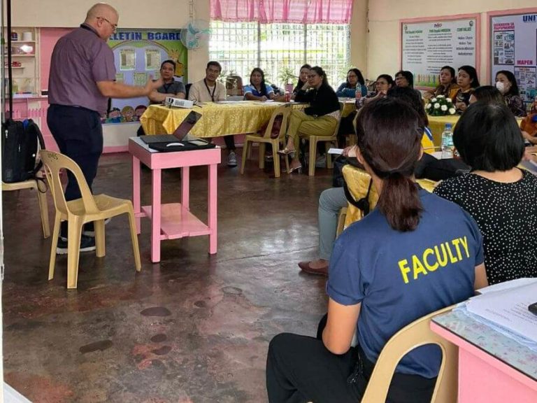 Unveiling Synergies workshop at E.B. Magalona Elementary School, led by U.S. Embassy - RELO trainers Jeff Wheatley and Steve Wachter.