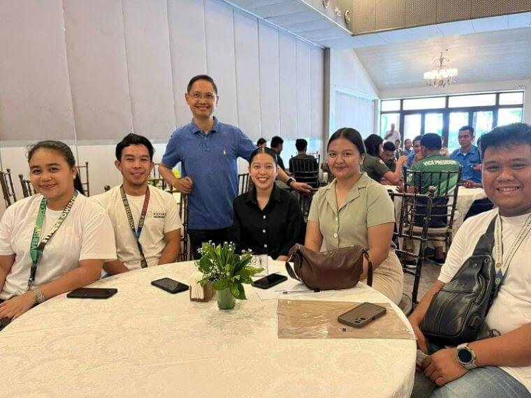 Congressman Kiko Benitez Attends Distribution of Assistance to College Students through CHED Smart Grant Program at Nature’s Village