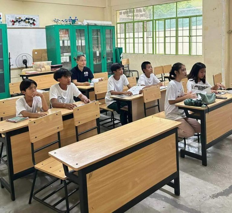 Cong. Kiko Benitez Joins EDCOM2 site visit in Tinajeros National High School, Malabon City